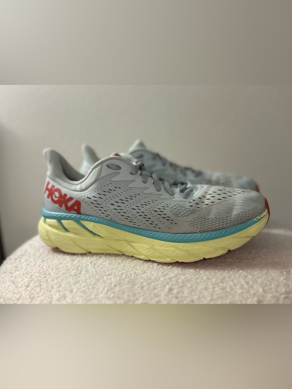 HOKA One Women's Clifton 7 road-running "Morning Mist / Hot Coral" size 7.5 - Picture 2 of 11